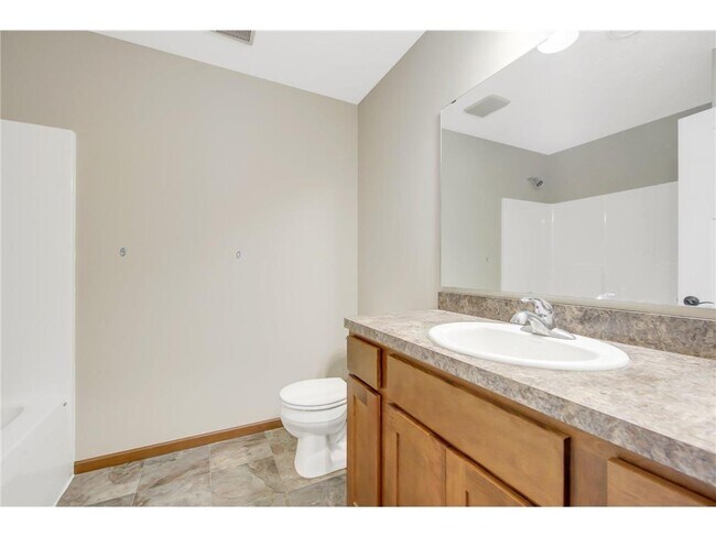 Building Photo - 463 Martin Way