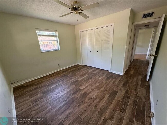 Building Photo - 3008 NW 69th Ct