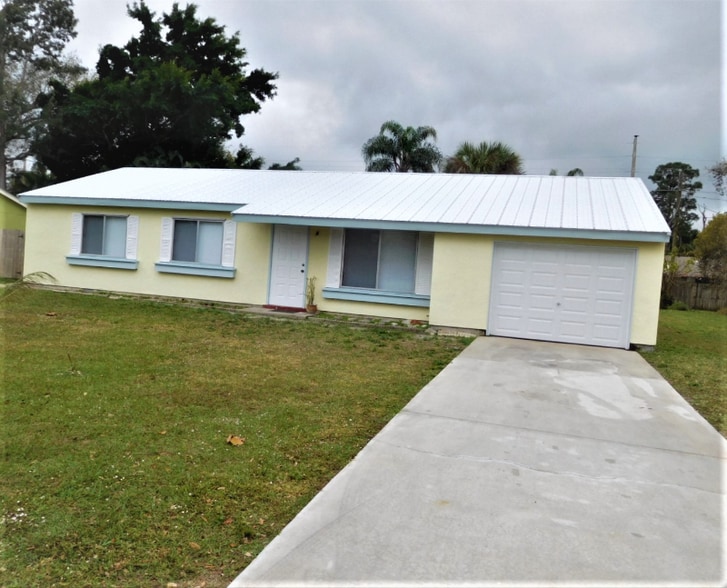 Primary Photo - 621 24th Pl SW