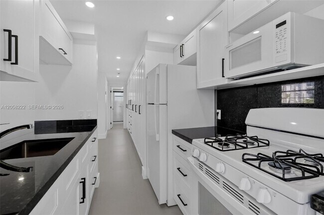 Building Photo - 360 Meridian Ave