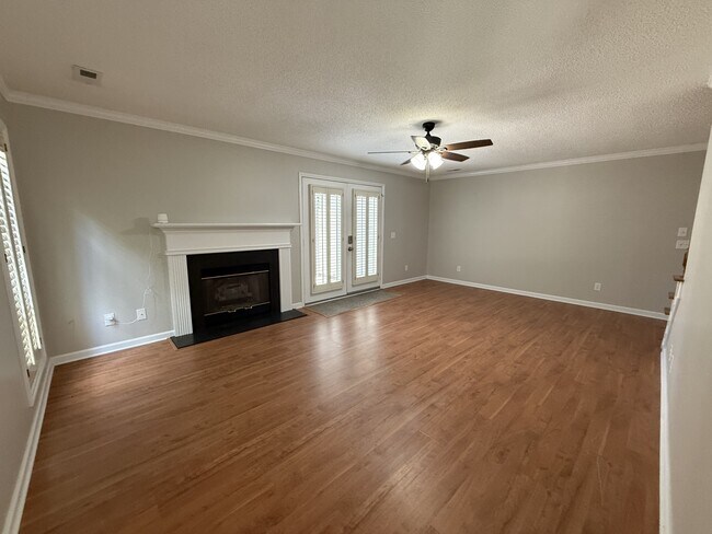 Building Photo - 103 Sunshine Ln