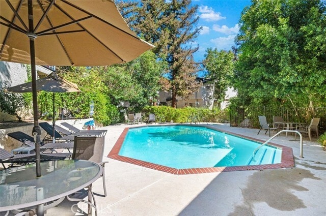 Building Photo - 5704 Skyview Way