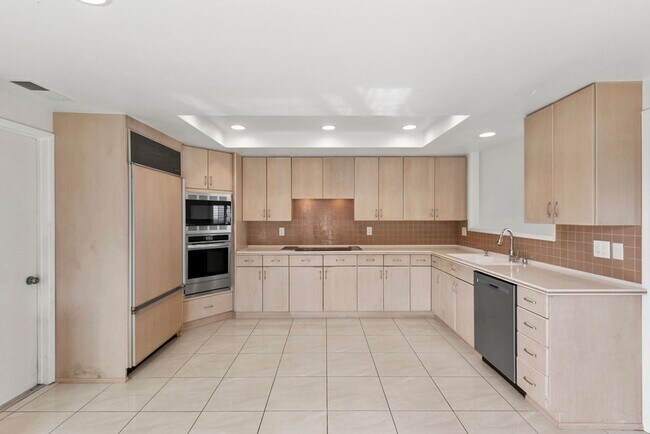 Building Photo - Charming 2 Bedroom Coastal Retreat with Pa...