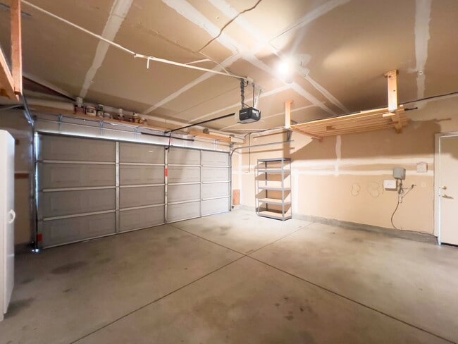 Building Photo - Beautiful Single Level Three Bedroom North...