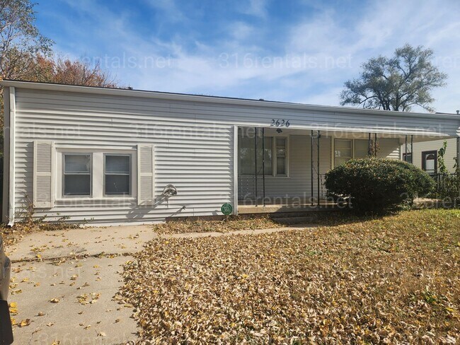 Primary Photo - $975 - 3 bedroom / 1 bathroom - Single Fam...