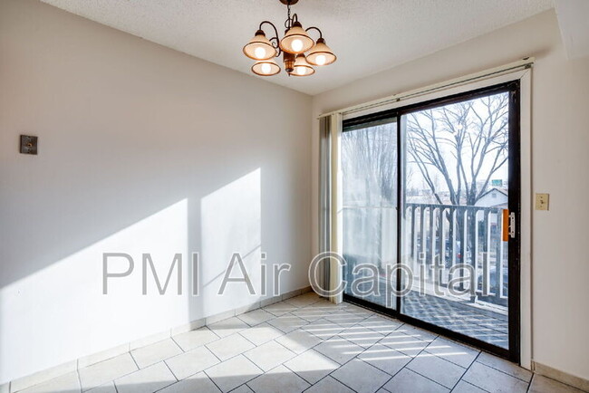 Building Photo - 535 S Lulu Ave