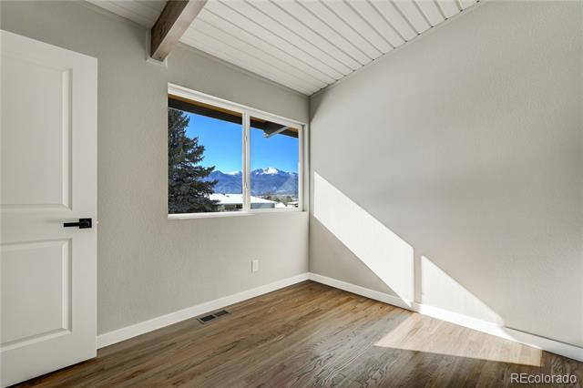 Building Photo - 1424 Columbine Rd