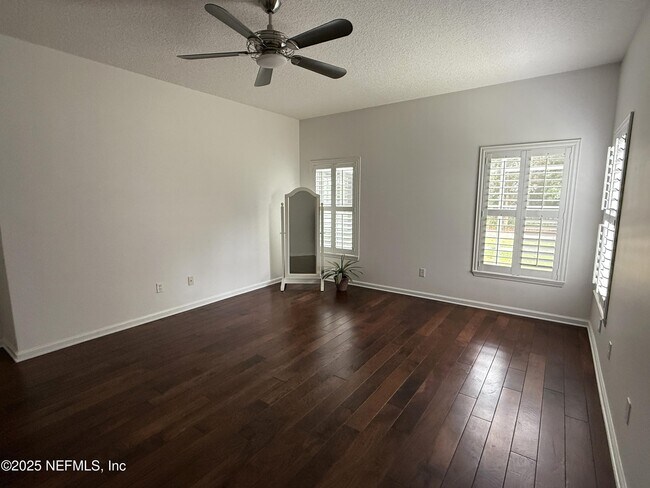 Building Photo - 1010 Garrison Dr