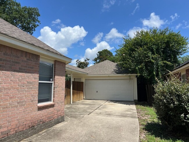 Building Photo - Eagle Springs Home Ready for Immediate Occupancy