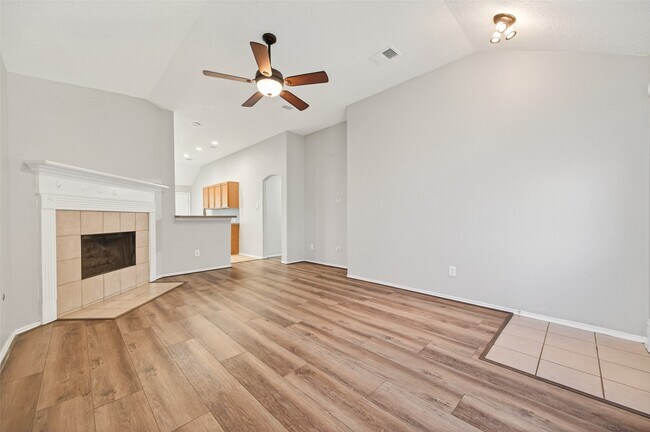 Building Photo - 18499 Sunrise Pines Dr