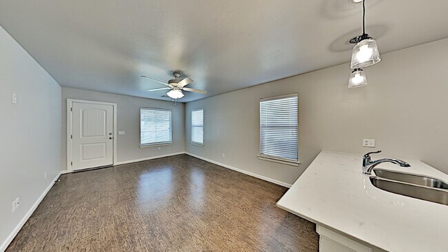Building Photo - 2 Bedrooms, 1 Bathroom 1 Car Garage Close to Broadway Extension, a short distance from Edmond and...