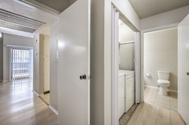 Building Photo - Charming Condo for Rent