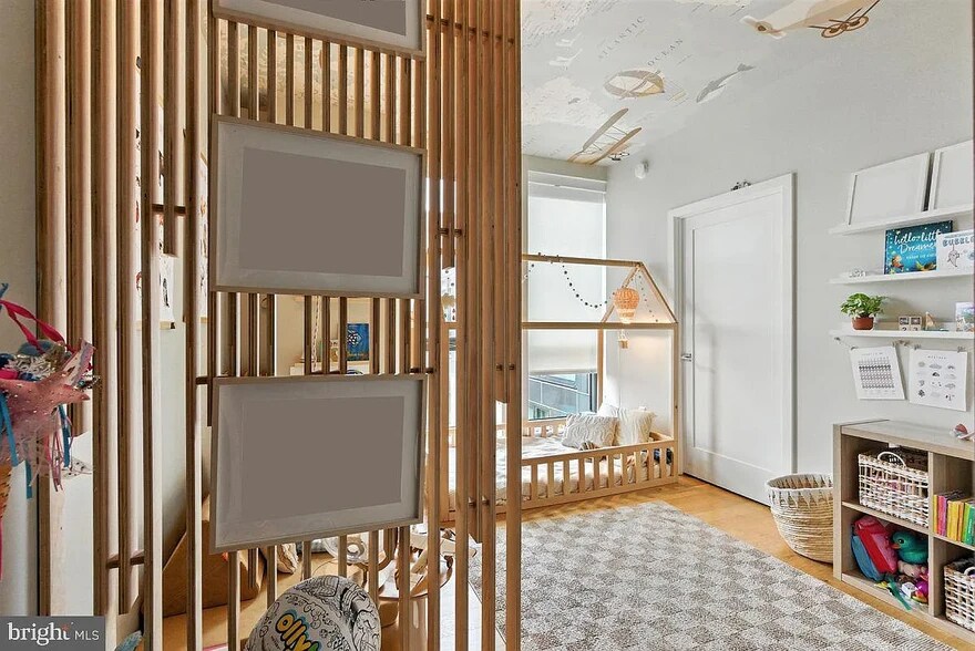 Building Photo - 1211 Van St SE