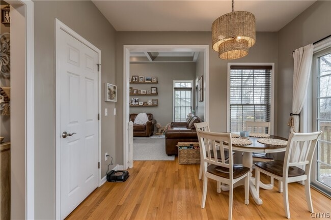 Building Photo - 117 MillCreek Ln