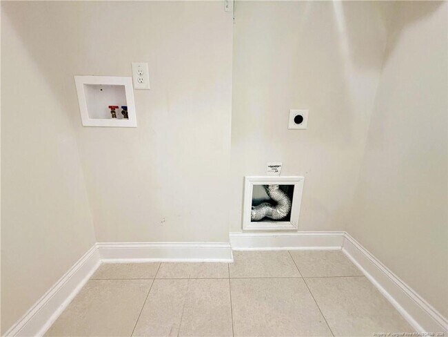 Building Photo - 151 Pittfield Run