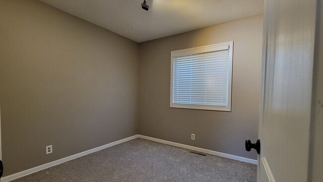Building Photo - Josephine (Millard Highlands South)