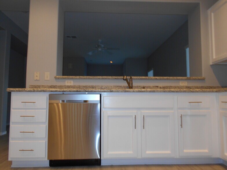Kitchen w/ new didshwasher - 1379 Forlana Dr