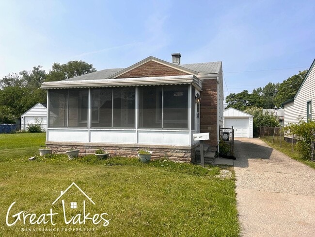Primary Photo - Cozy 2 Bedroom 1 Bathroom now available fo...