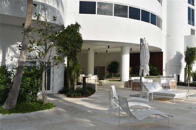 Building Photo - 6365 Collins Ave