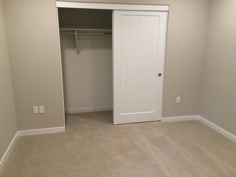 Building Photo - 1071 Dewberry Pl