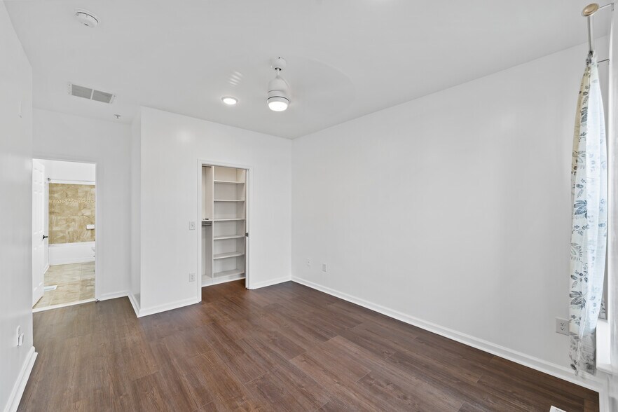 Building Photo - 147 Wesmont Dr