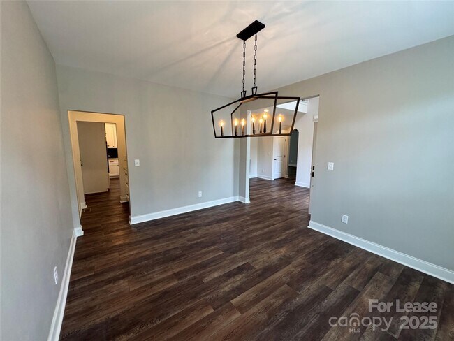 Building Photo - 3011 Waxhaw Crossing Dr