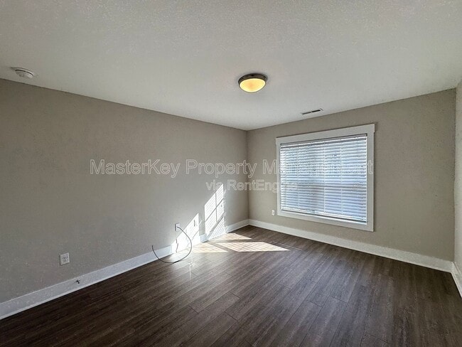 Building Photo - 102 N Dunn St