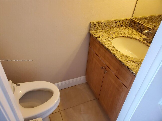 Building Photo - 900 SW 104th Ct