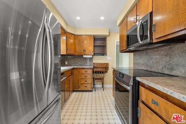 Building Photo - 7315 W 82nd St