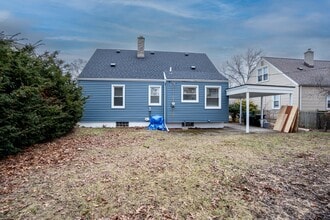 Building Photo - 361 Adams Ct