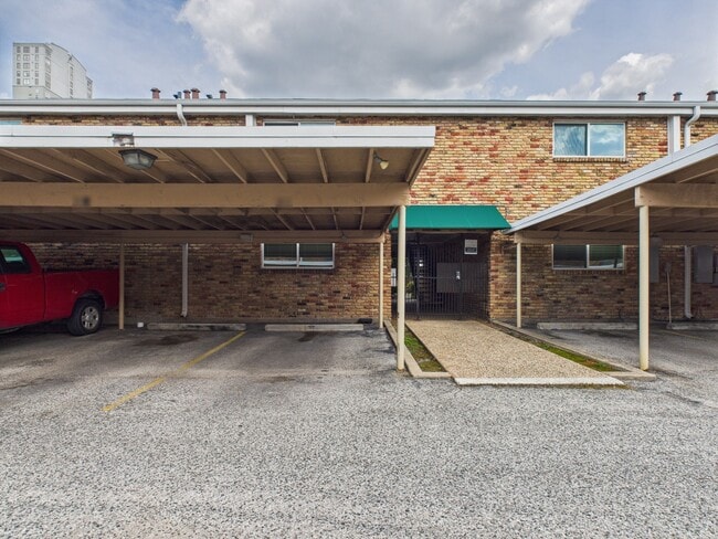 Building Photo - 5333 Richmond Ave.