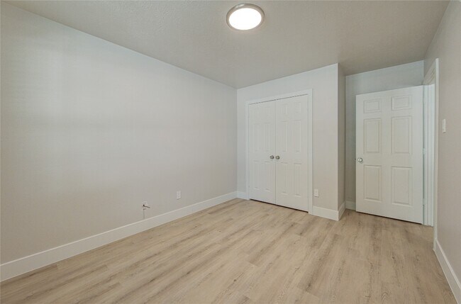 Building Photo - 4931 Lake Catherine Ct