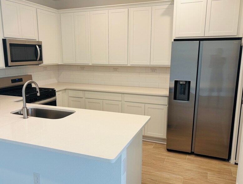 Building Photo - 153 Silver Myrtle Ct