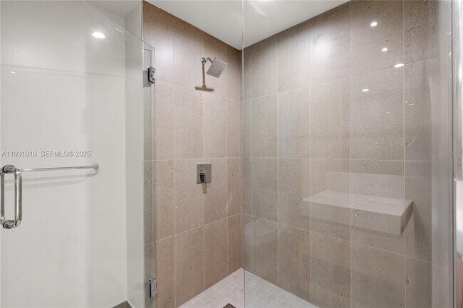 Building Photo - 11 NE 6th St