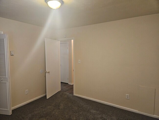Building Photo - 1132 Virginia Ave