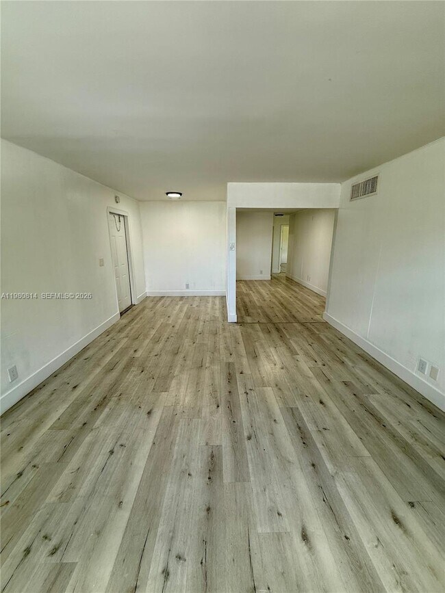 Building Photo - 841 SW 74th Terrace