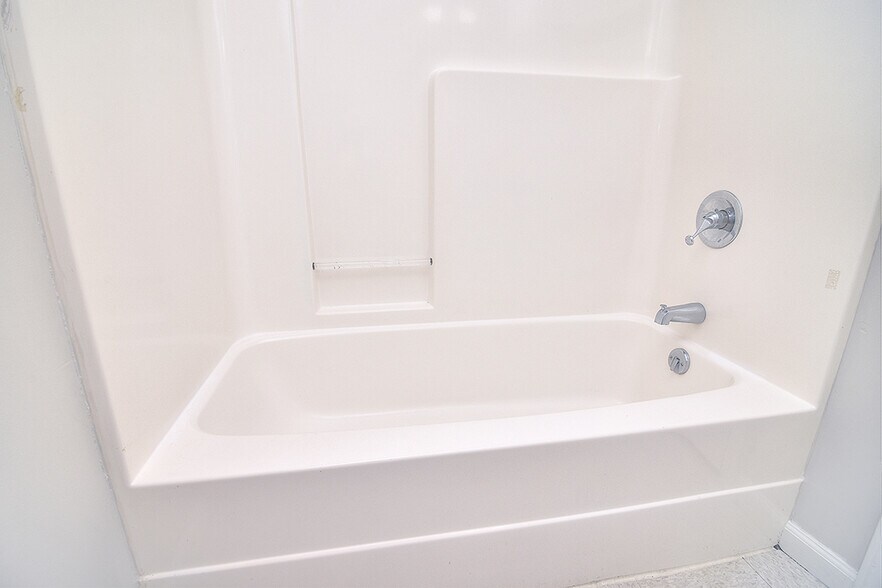 Building Photo - 345 Sunny Hill Dr