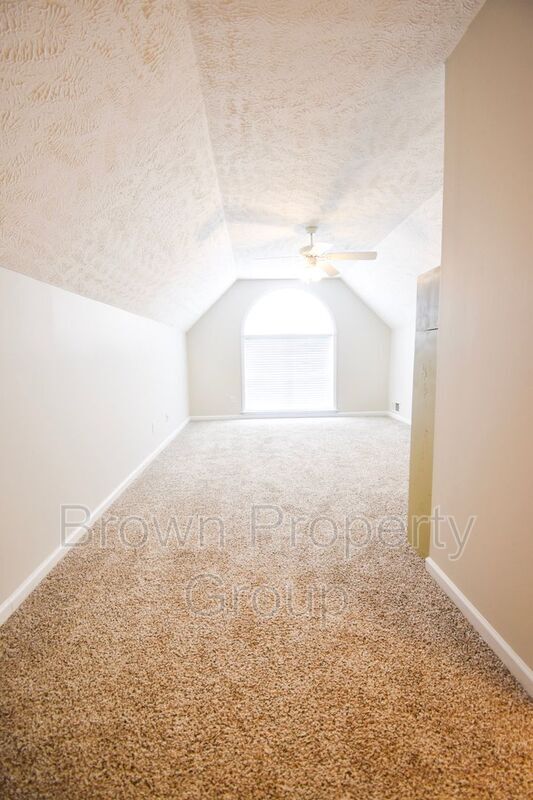 Building Photo - 2812 Bolla Dr