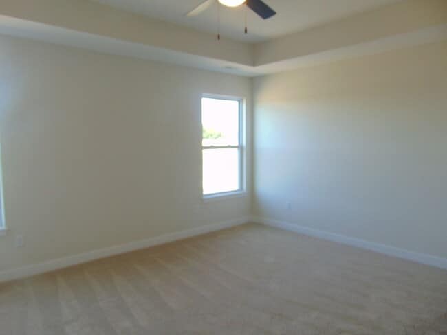 Building Photo - New Modern 3 Bed 2 Bath House