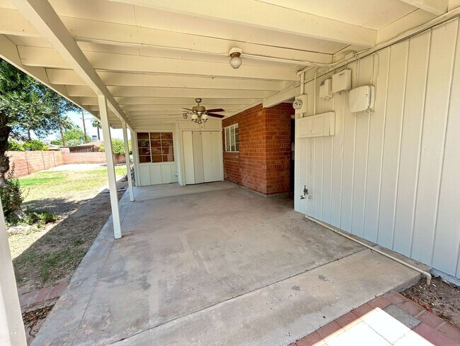 Building Photo - BEAUTIFUL RED BRICK HOME ON A LARGE CUL-DE...