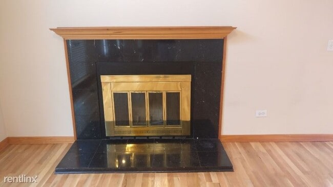 Building Photo - 2 br, 1.5 bath Townhome - 1138 N Knollwood Dr