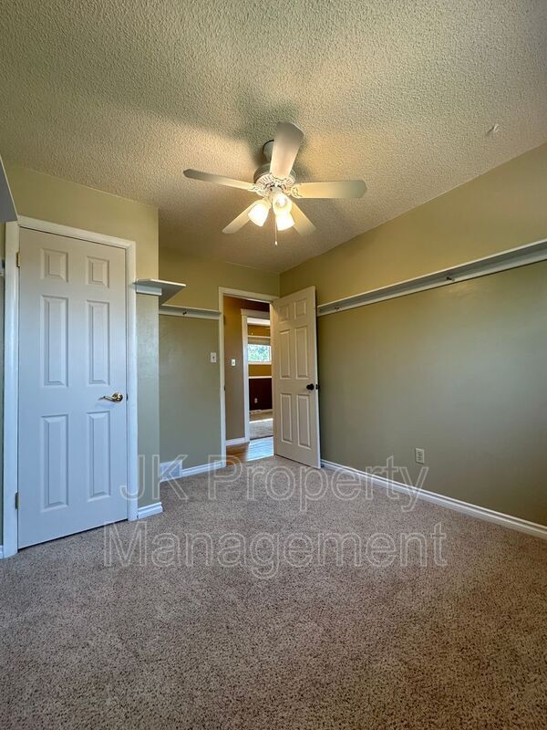 Building Photo - 710 48th St S