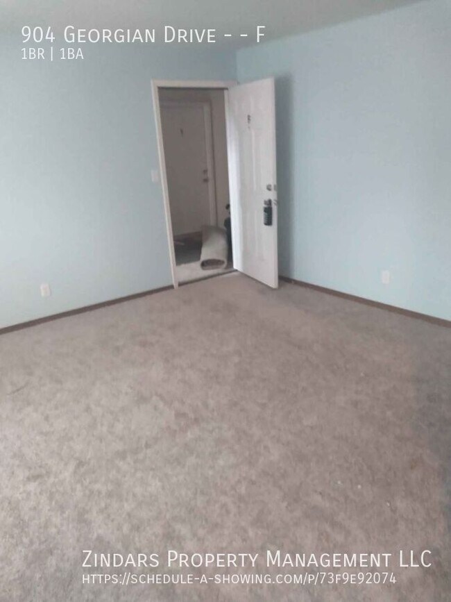 Building Photo - 904 Georgian Dr