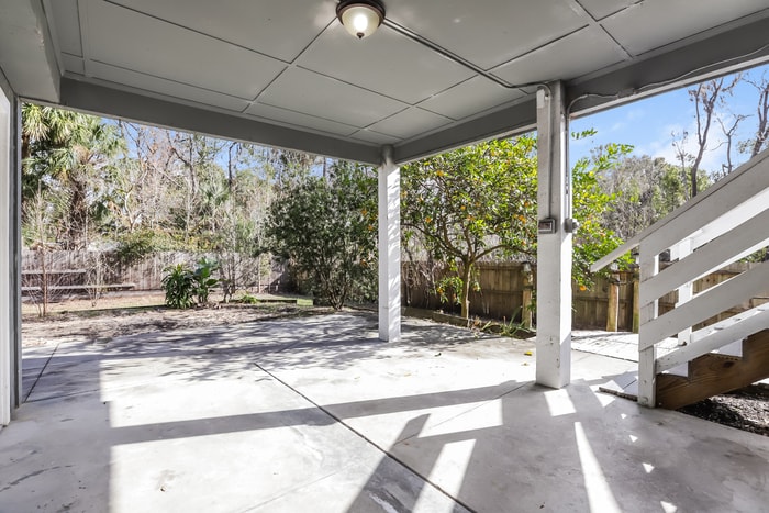 Building Photo - 1209 NE 6th Ct