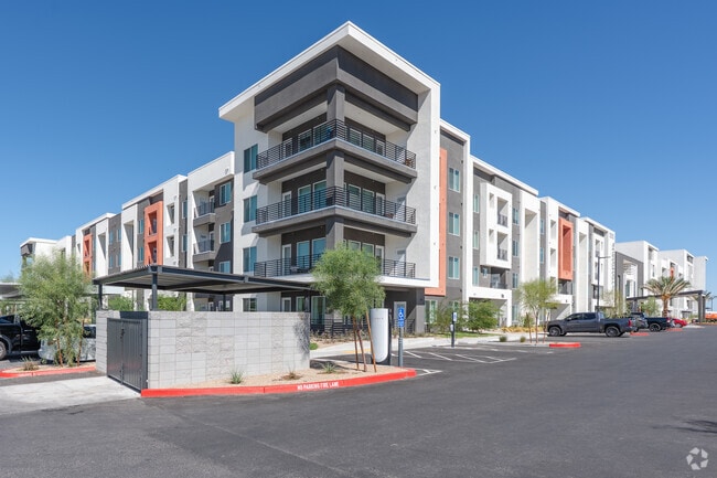 Building Photo - Otonomus