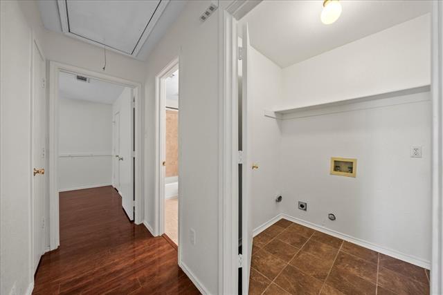 Building Photo - 566 Valley View Dr