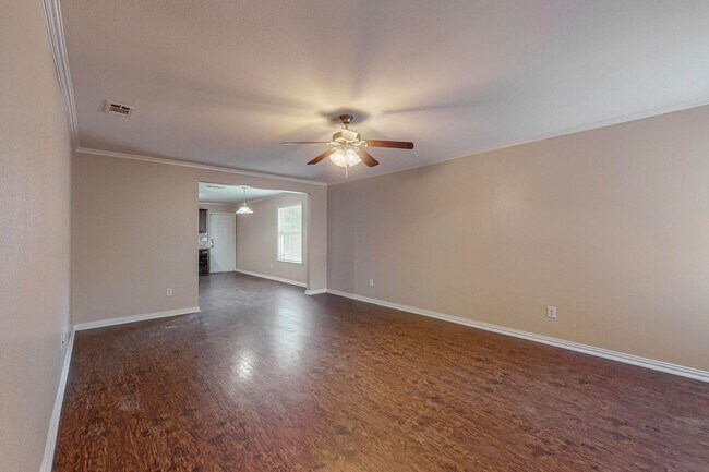 Building Photo - Charming 3-Bedroom Home on Treed Cul-de-Sa...