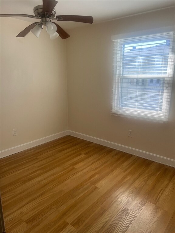 Building Photo - 33 Linden St