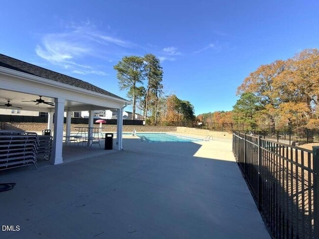 Building Photo - 2008 English Saddle Ln