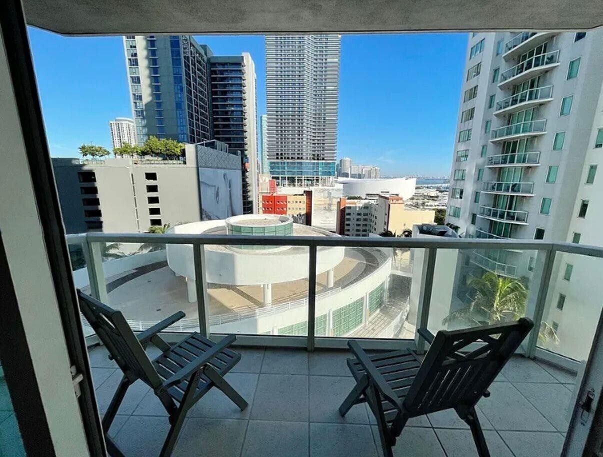 Building Photo - 253 NE 2nd St